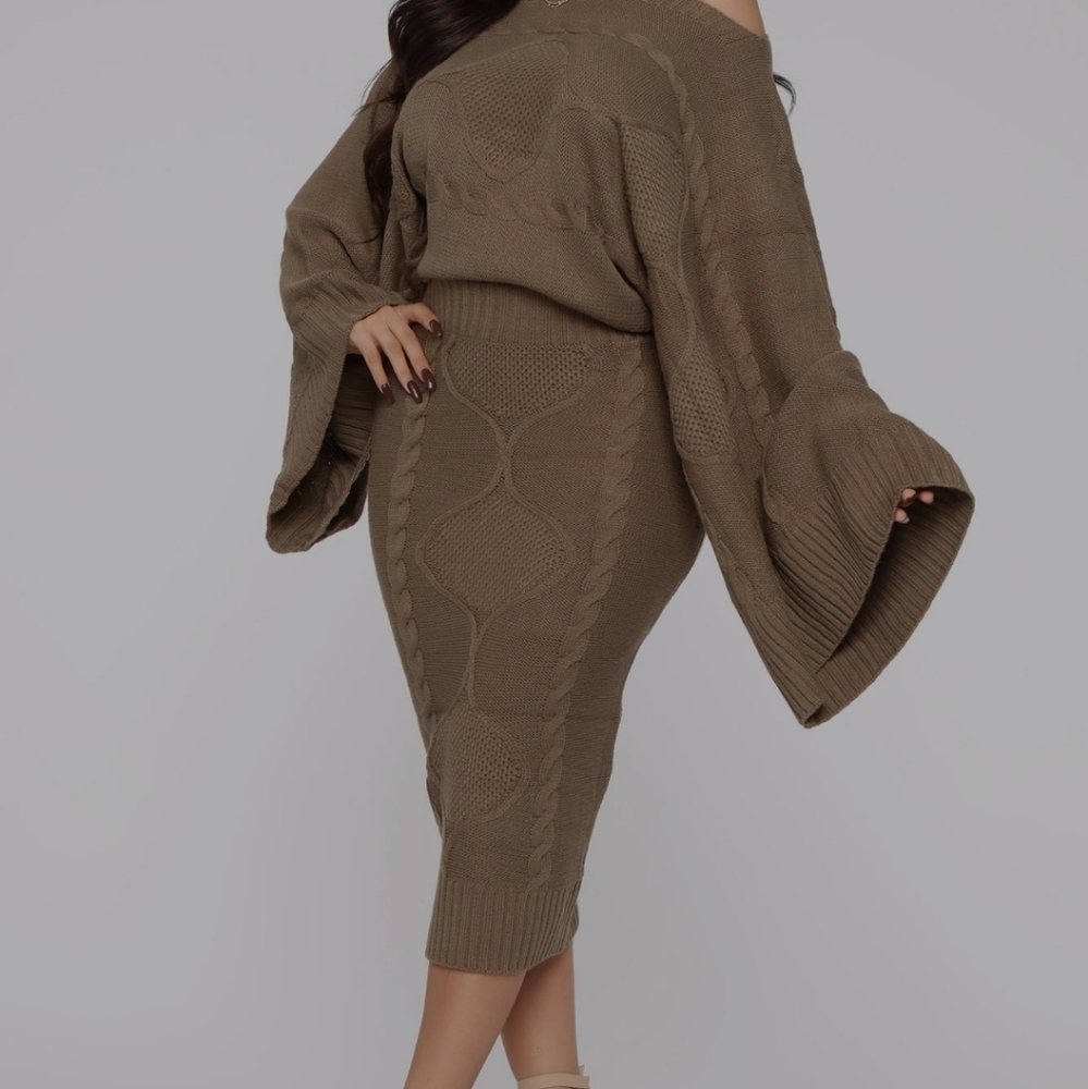 Fashion nova Knitted 2 piece dress - Picture 2 of 3